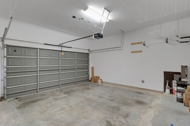 Building Photo - 1030 W 26th St