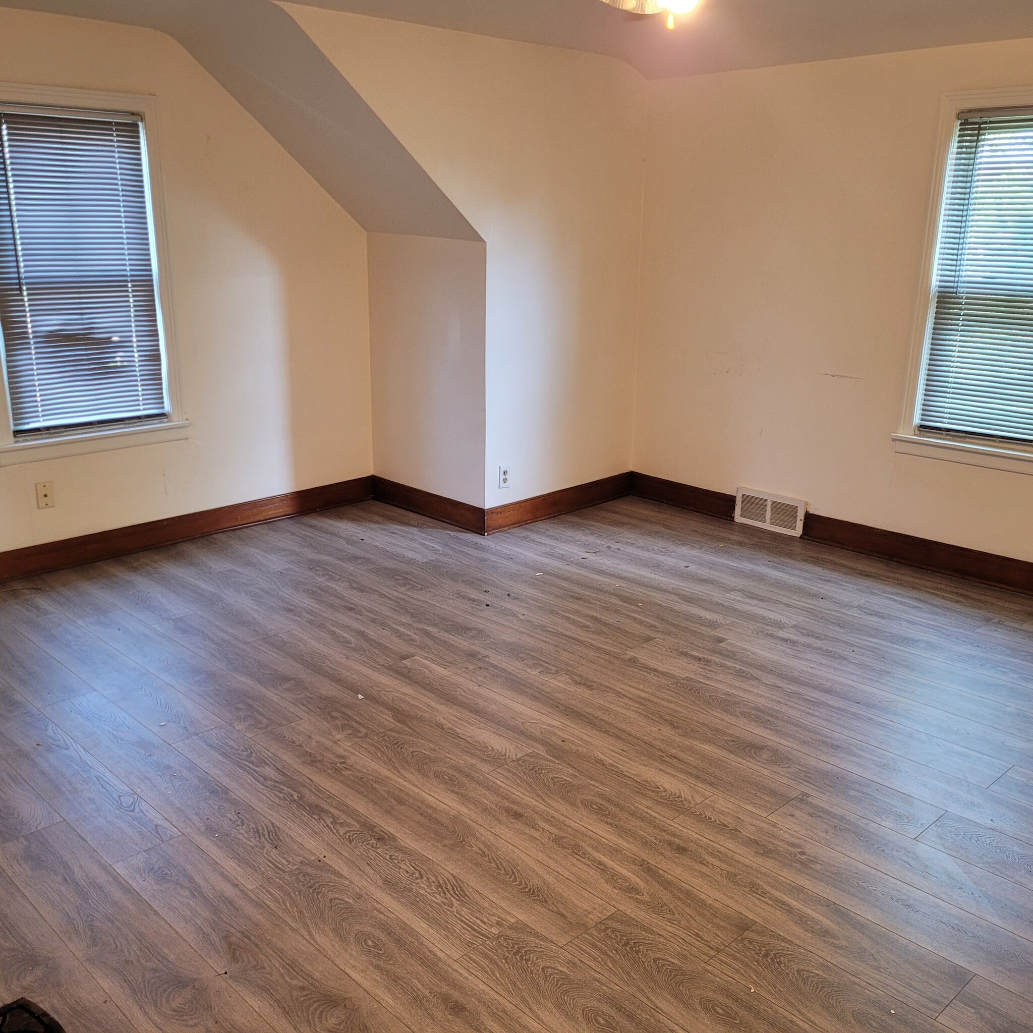 Building Photo - 3567 Chapin Ave