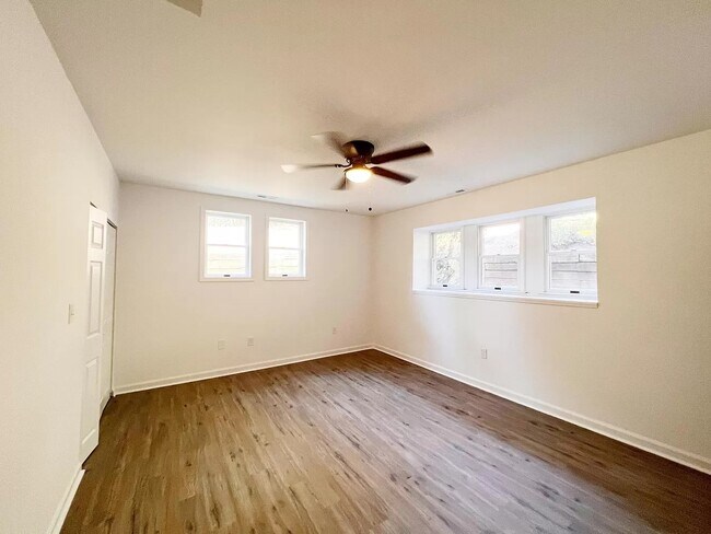 Building Photo - 12 Ginger Ln