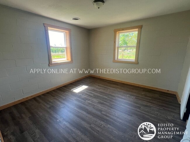 Building Photo - Charming Country Home in Bowman, SC