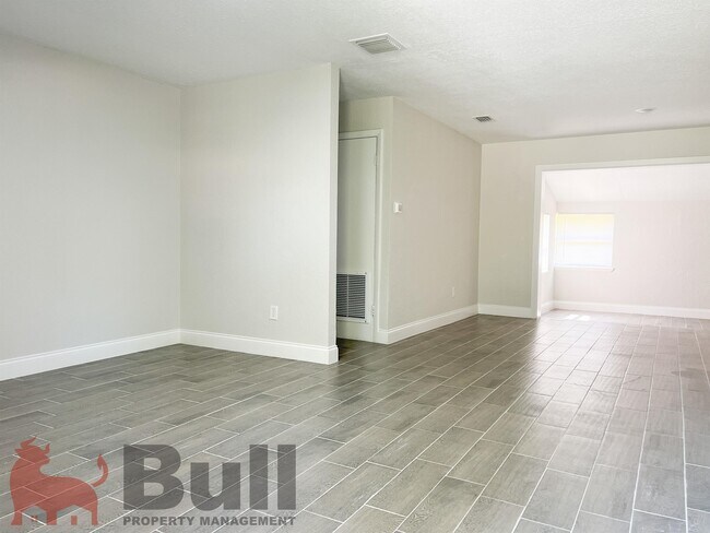 Building Photo - 4438 Weldon Pl