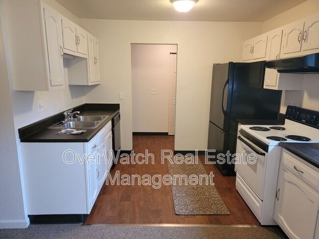 Primary Photo - 8110 E 16th Ave