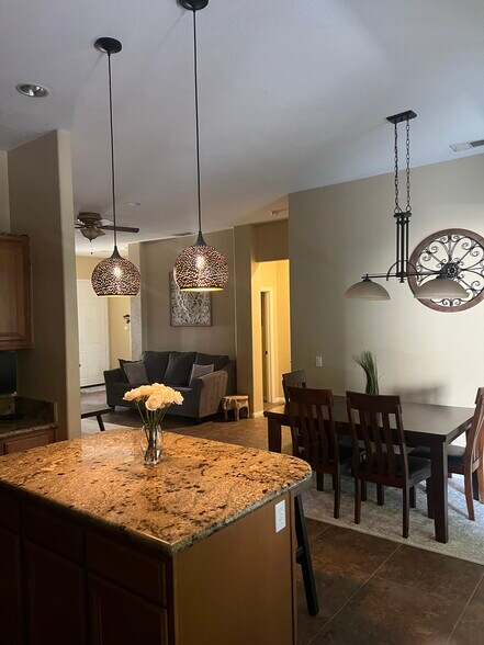 Building Photo - 86226 Pinot Noir Ln