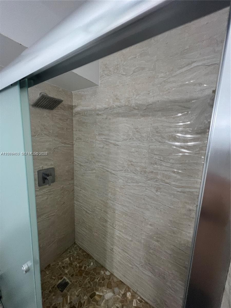 Building Photo - 6039 Collins Ave