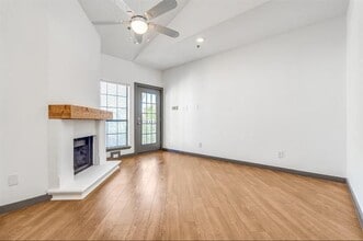 Building Photo - 4800 W Lovers Ln