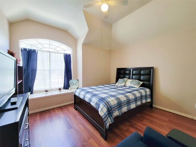 Building Photo - 8002 Weeping Willow Pl