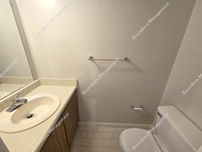 Building Photo - 1036 Thornwoode Ln