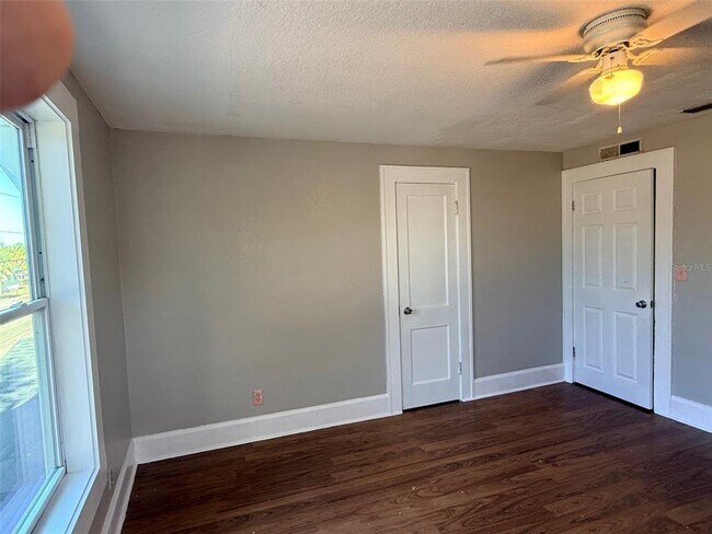 Building Photo - 1924 22nd St S