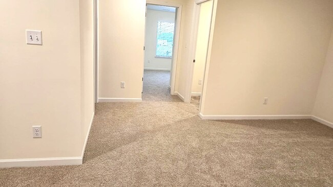 Building Photo - 425 Sunset Hollow Drive