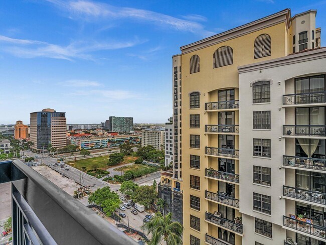 Building Photo - 801 S Olive Ave