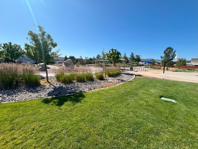 Building Photo - Refreshed Three Bedroom Cold Springs Ho...