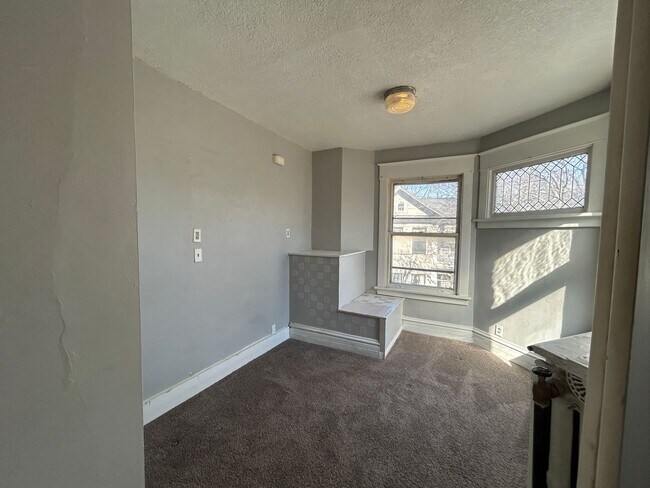 Building Photo - 914 23rd St