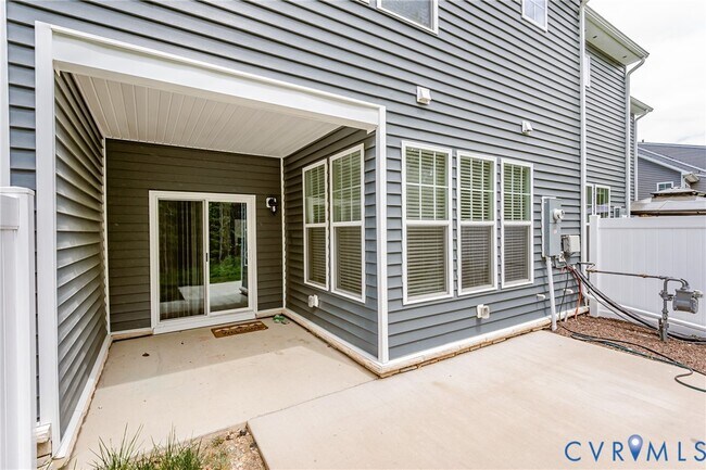 Building Photo - 18353 Palisades Ct