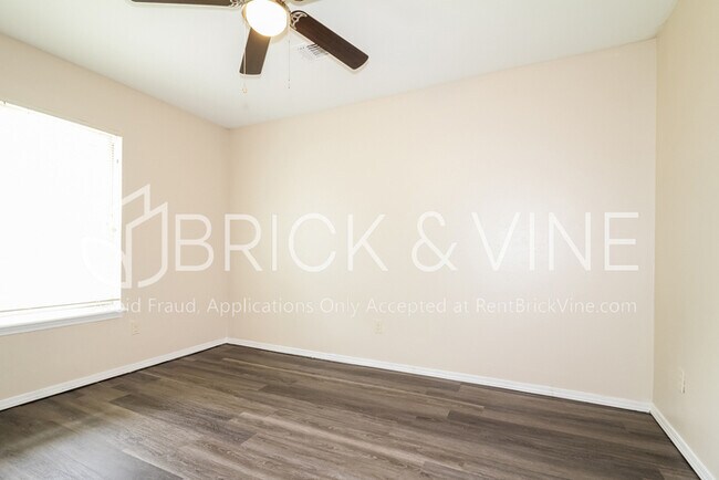 Building Photo - Pet-friendly house in Hope Crossing