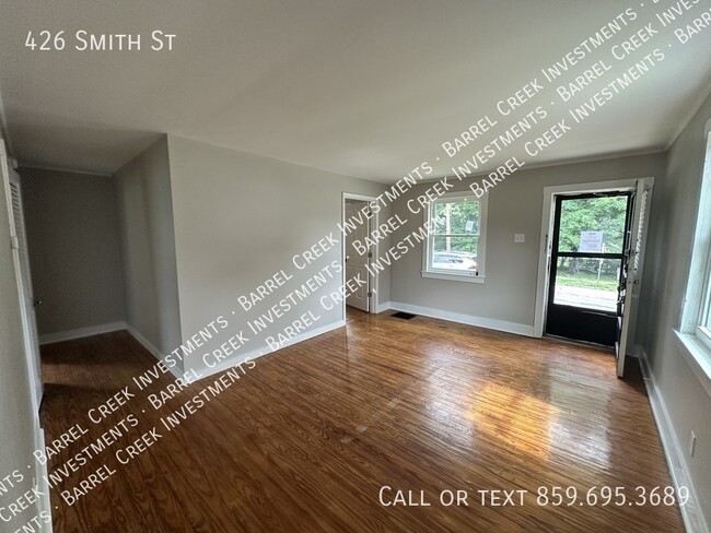 Building Photo - 426 Smith St