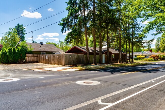 Building Photo - 1120 E 24th Ave