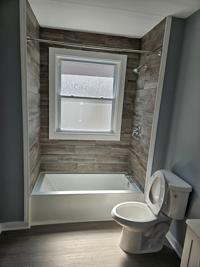 Building Photo - 1302 W 116th St