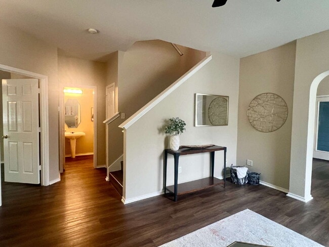 Building Photo - Kyle: Plum Creek Subdv