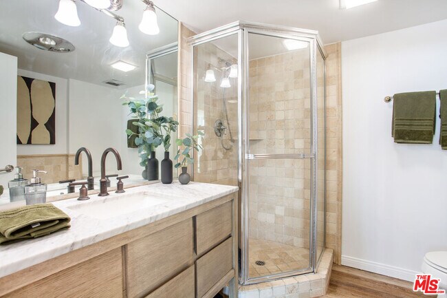 Building Photo - 9950 Durant Dr