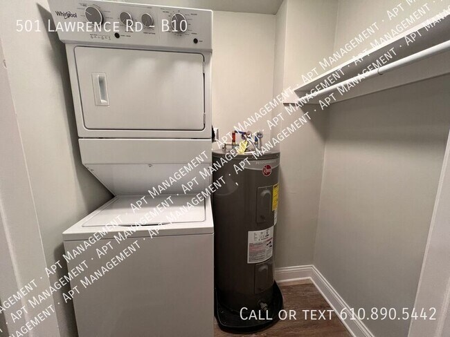 Building Photo - 501 Lawrence Rd