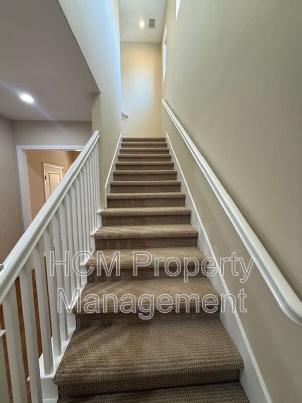 Building Photo - 105 Gemstone