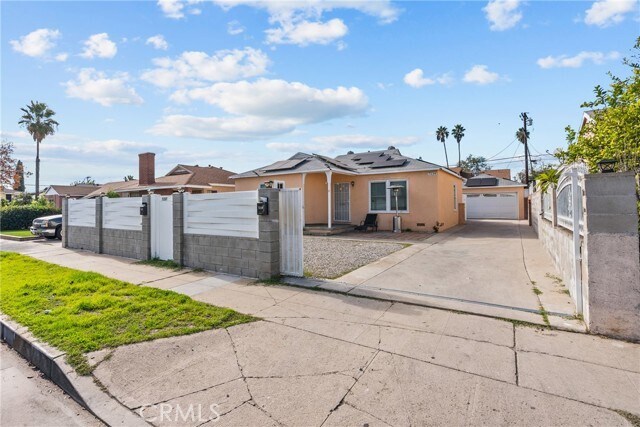 Building Photo - 7239 Kraft Ave