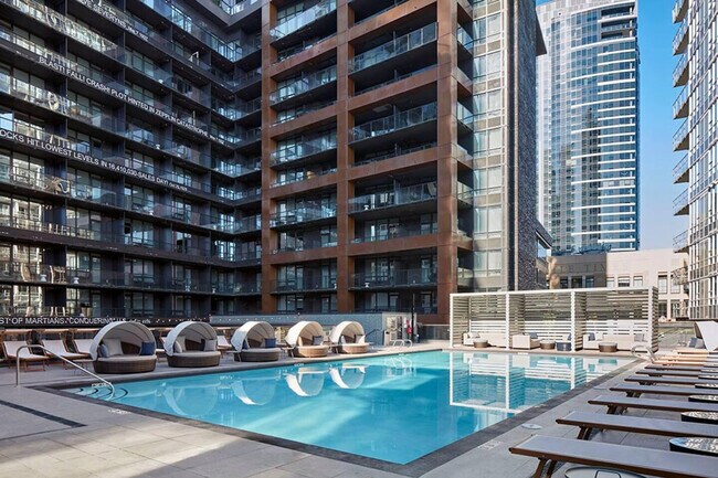 Building Photo - 161 Fairview Ave N