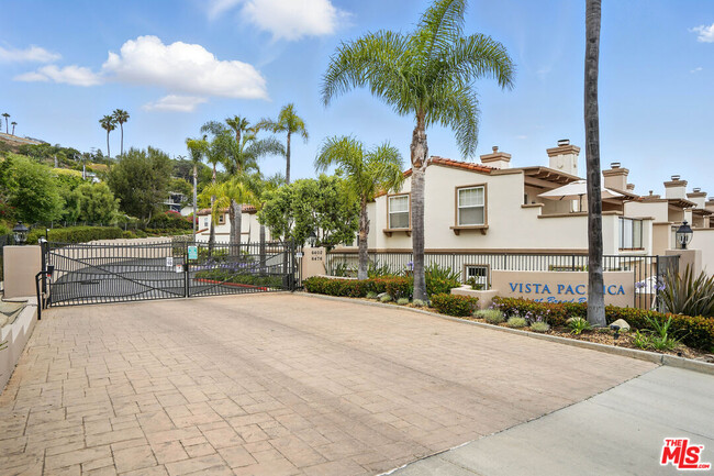 Building Photo - 6440 Lunita Rd