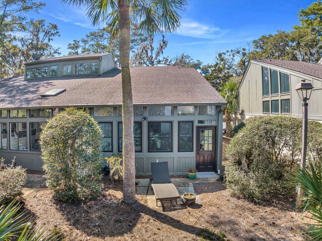 Building Photo - Completely Remodeled Cottage - Moss Creek