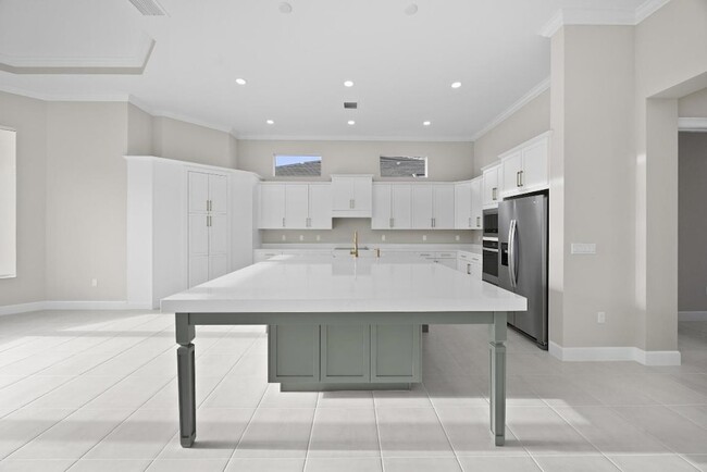 Building Photo - 5741 Beechnut Dr