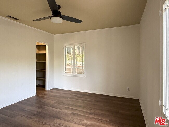 Building Photo - 1401 Dartmouth Dr