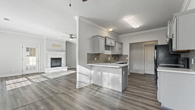 Building Photo - "Beautiful 3-Bedroom Haven with Fireplace ...