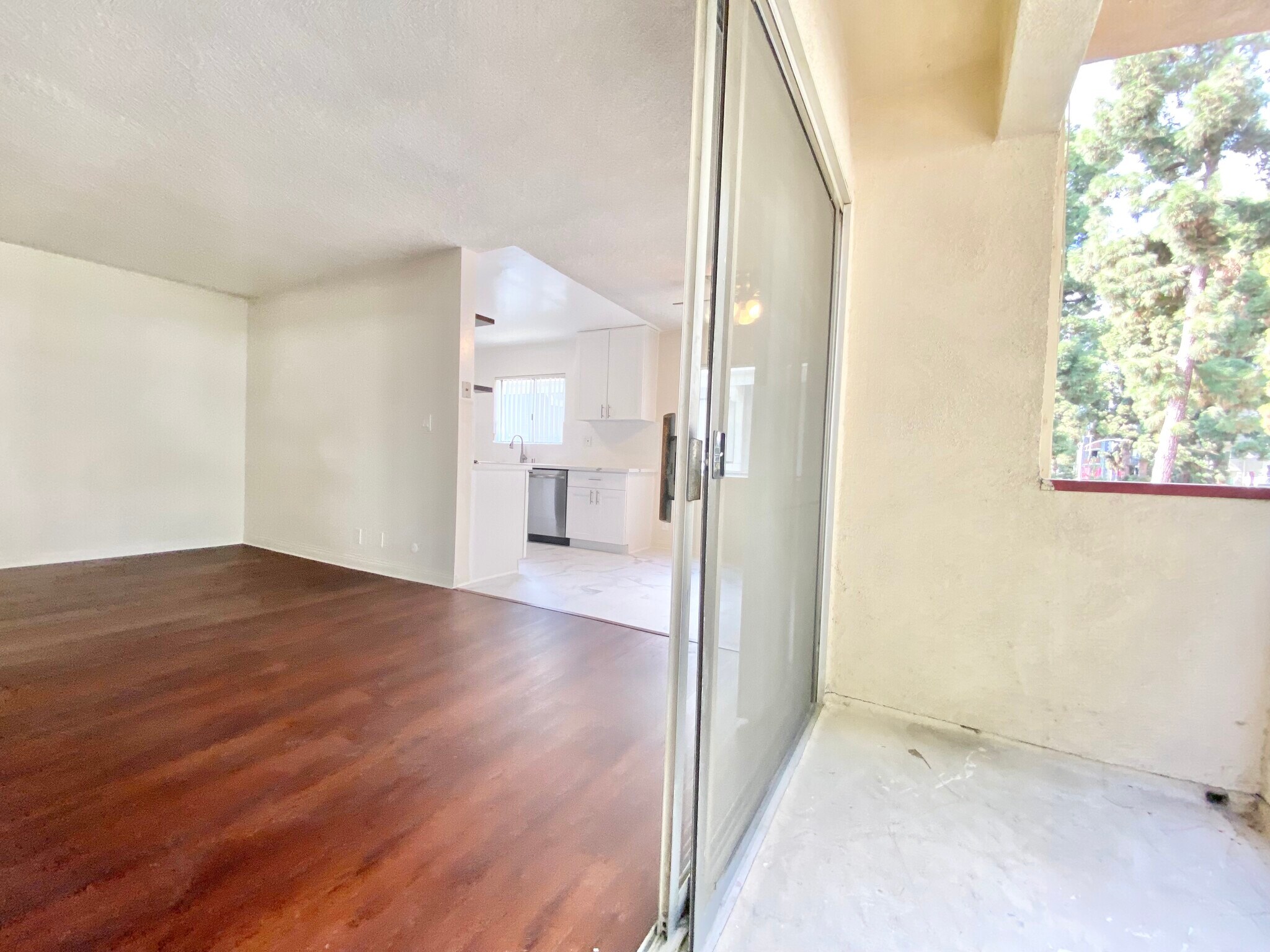 Building Photo - 7010 Lanewood Ave