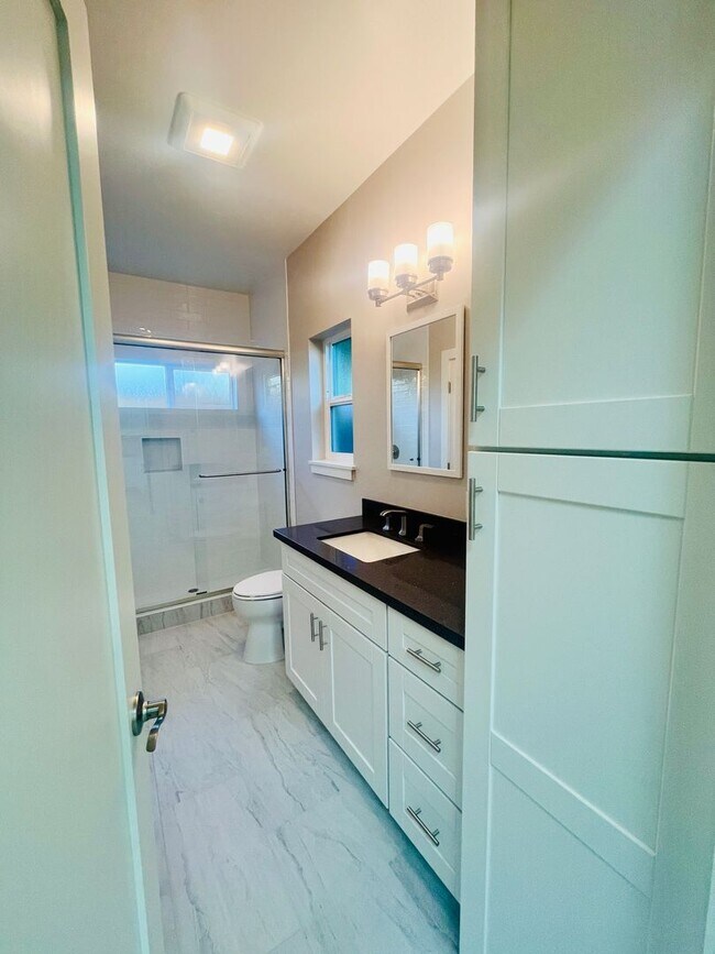 Building Photo - Beautiful 4 Bed 3 Bath San Jose Home - Bra...