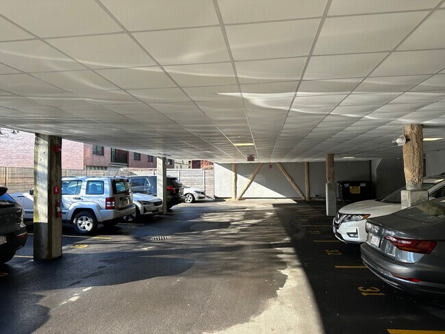 Building Photo - 205 Maverick St