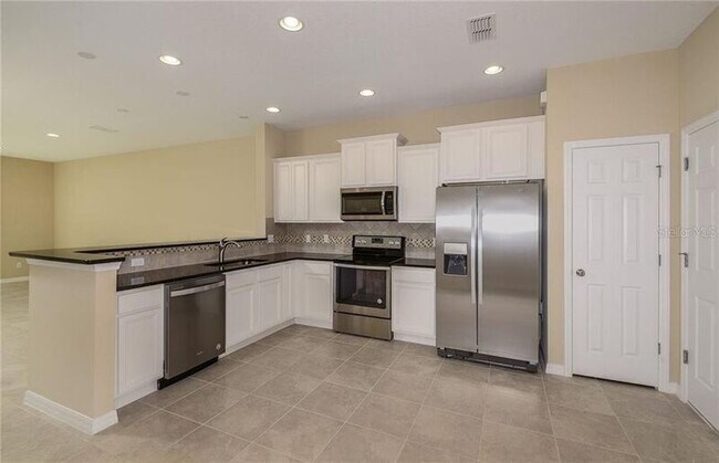 Building Photo - 3897 Grassland Dr