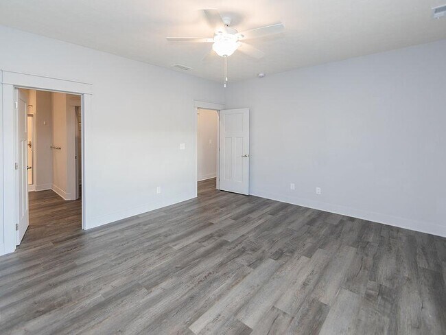 Building Photo - 1115 W Rangeview Cir