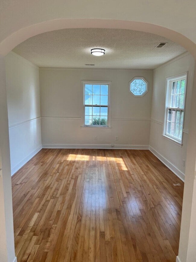 Building Photo - COMING SOON! 2/ 1 Home for Rent!