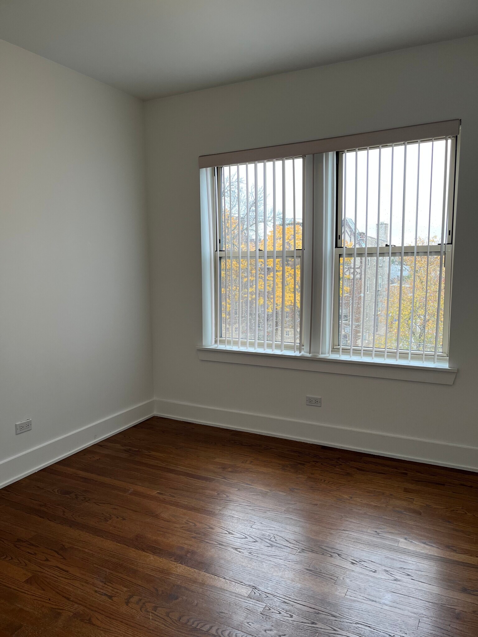 Building Photo - 5713 N Kimball Ave