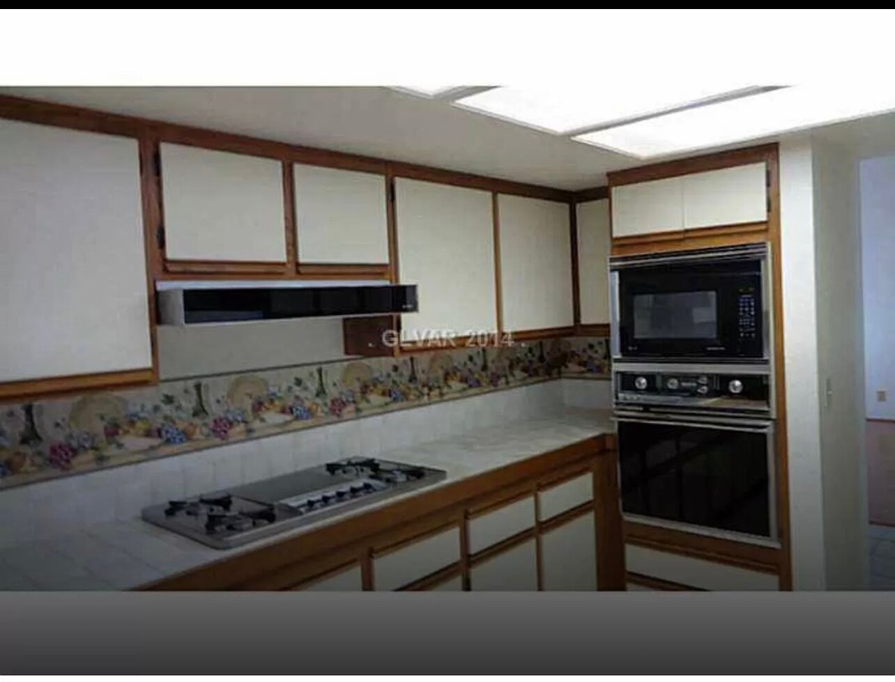 Building Photo - 3115 La Mancha Way