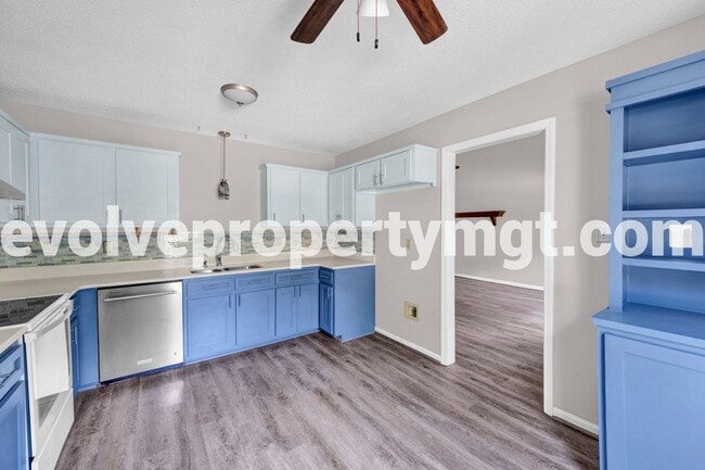 Building Photo - 6843 Maury Dr