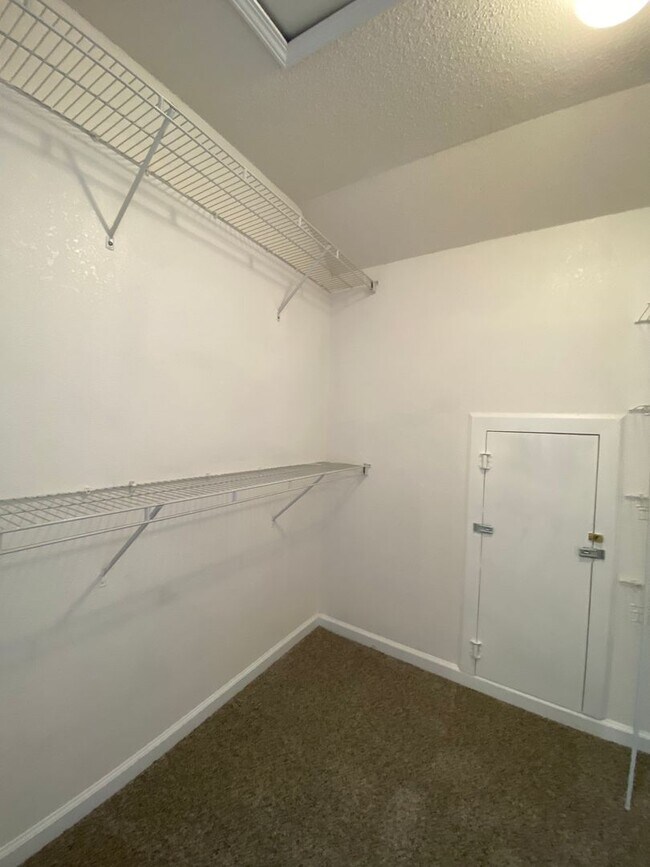 Building Photo - Adorable 3 Bedroom 3 Bath in Preston Green