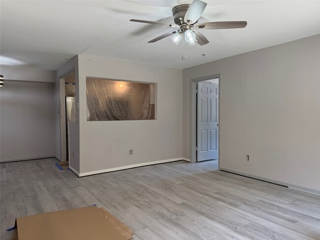 Building Photo - 1311 Antoine Dr