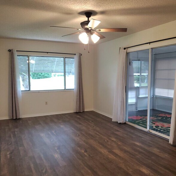 Building Photo - 6311 SW 106th Pl
