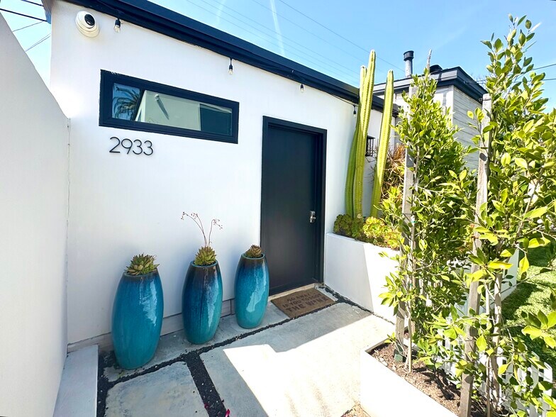 Building Photo - 2935 S West View St