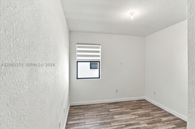 Building Photo - 336 NE 210th Way