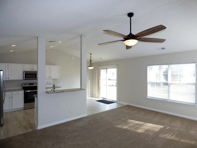 Building Photo - 210 Tibton Cir