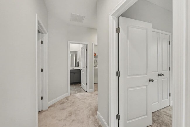Building Photo - 341 Chapman Cir