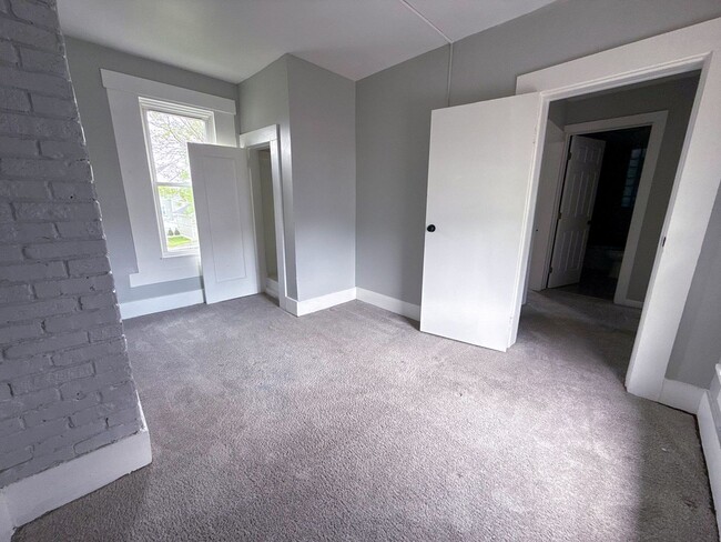 Building Photo - New Rehabbed 3BR Home Near German Village with Spacious Fenced In Yard