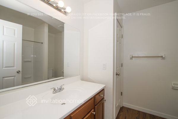 Building Photo - 3111 Hallow Dr